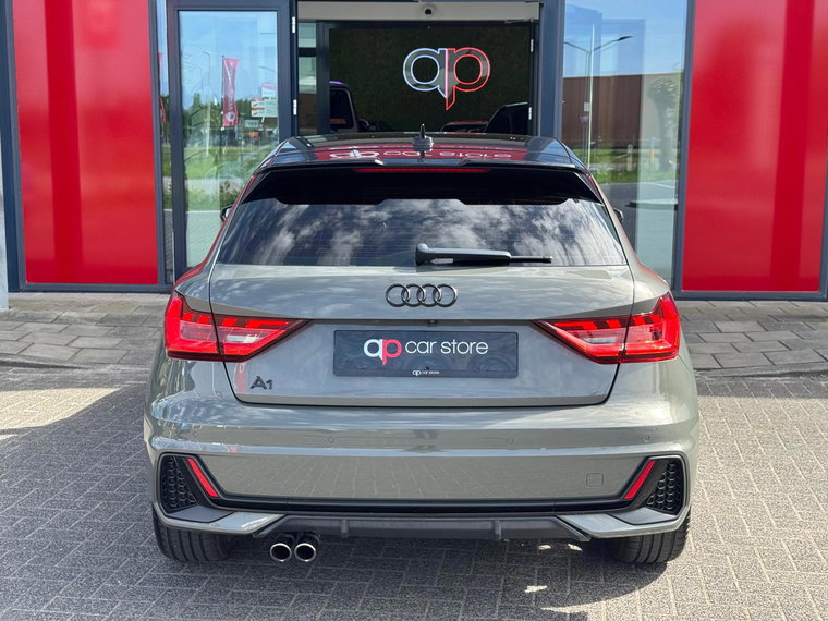Vehicle Image 6