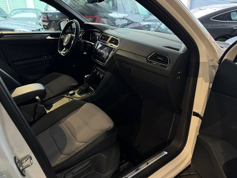 Vehicle Image 38