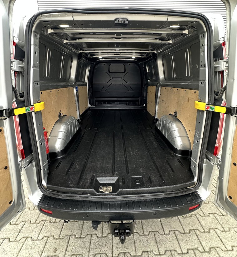 Vehicle Image 16