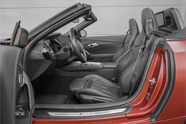 Vehicle Image 4
