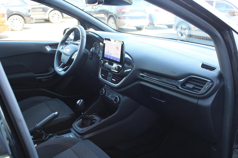 Vehicle Image 12