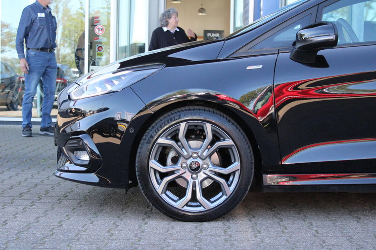 Vehicle Image 39