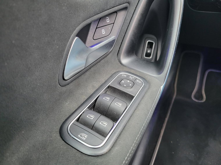 Vehicle Image 33