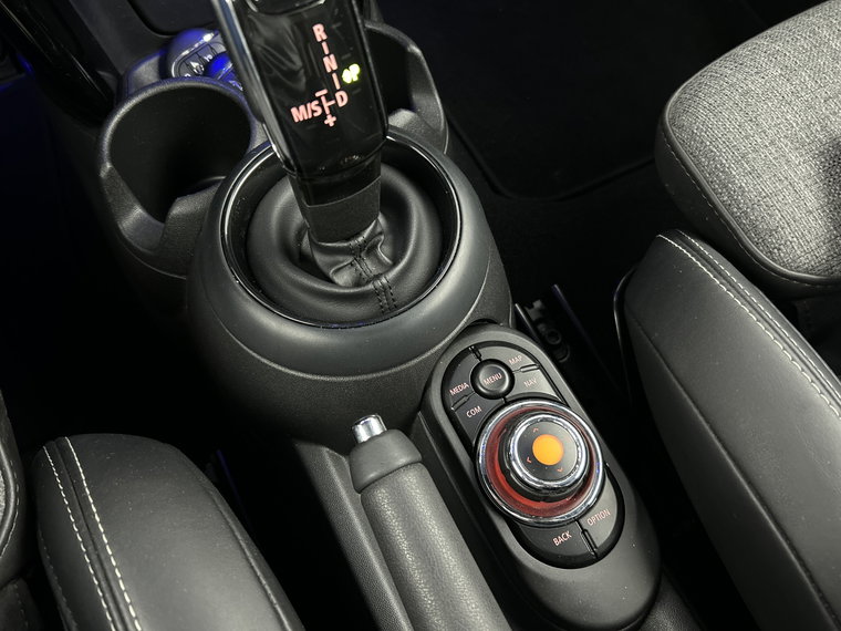 Vehicle Image 33