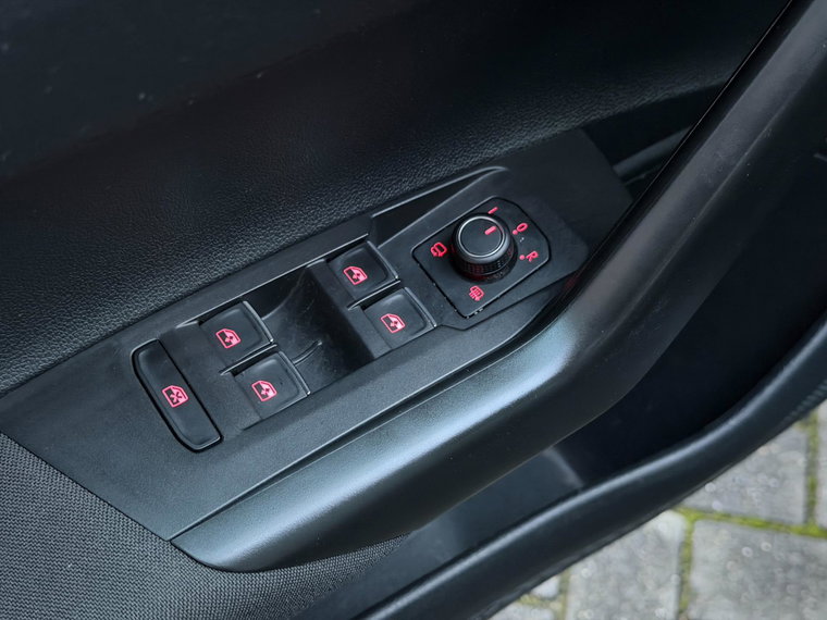 Vehicle Image 33