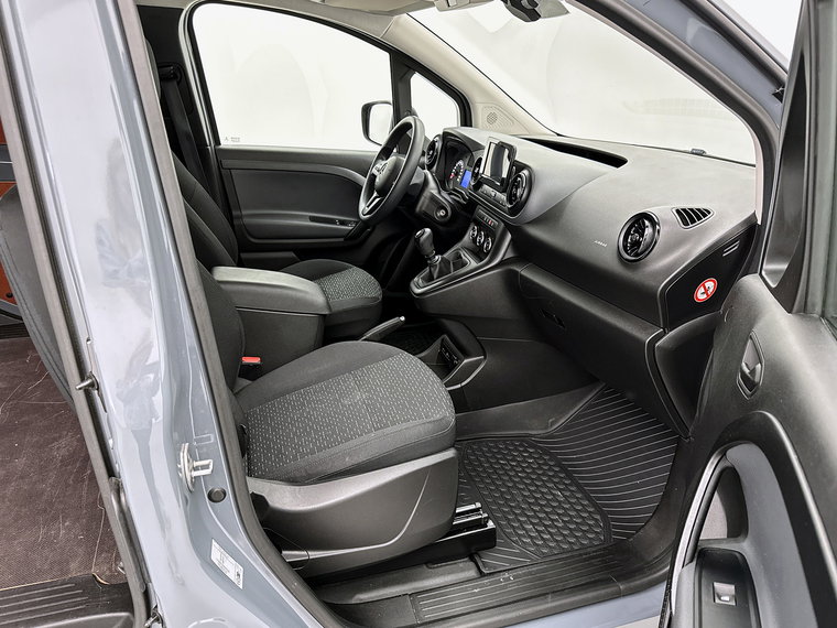 Vehicle Image 19