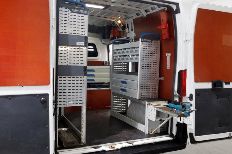 Vehicle Image 12