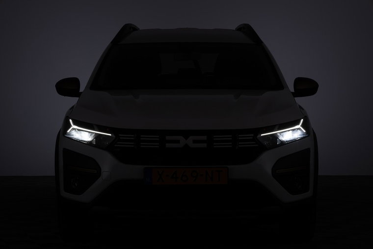 Vehicle Image 26