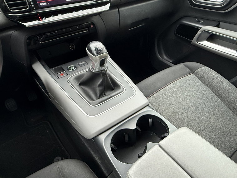 Vehicle Image 23