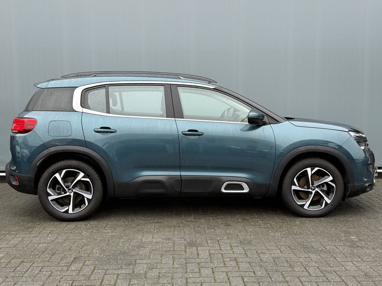 Vehicle Image 32