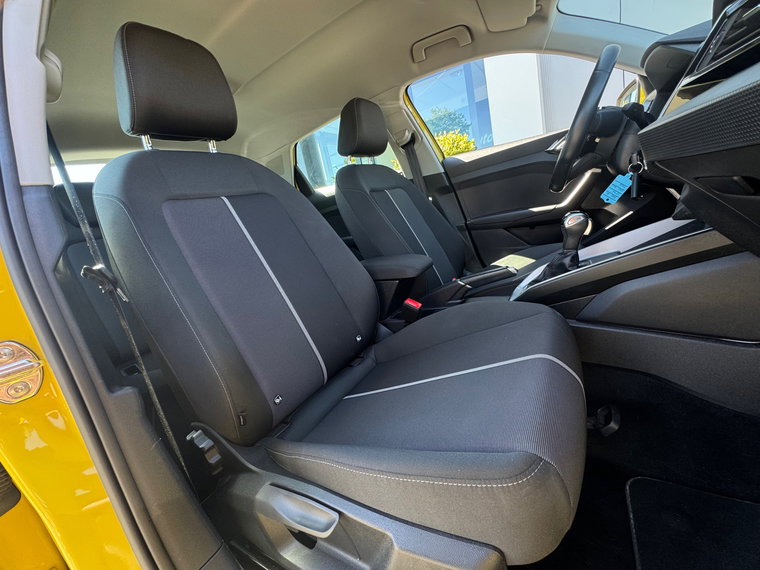 Vehicle Image 19