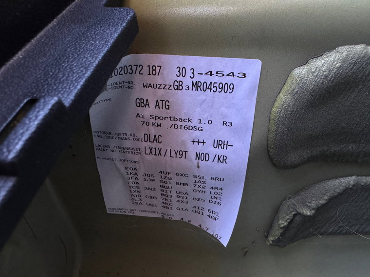 Vehicle Image 30