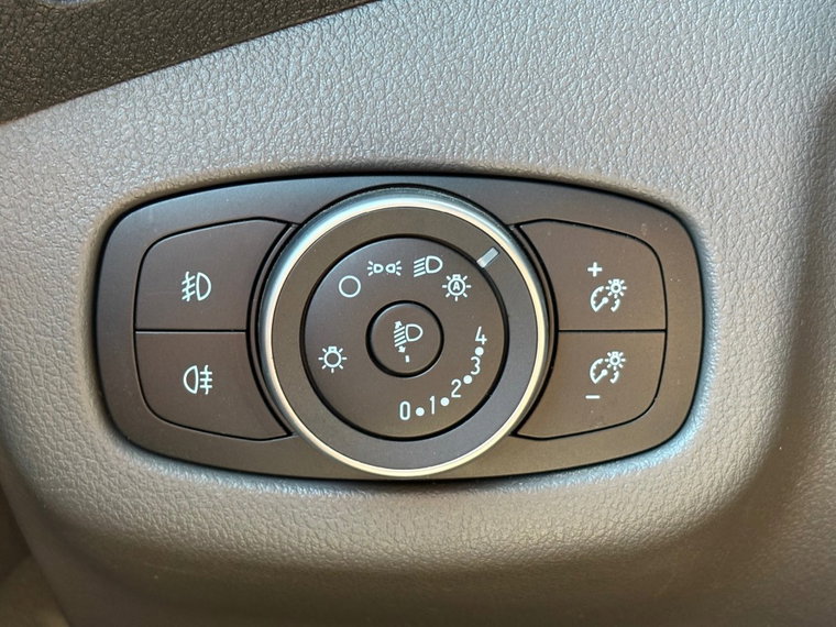 Vehicle Image 28
