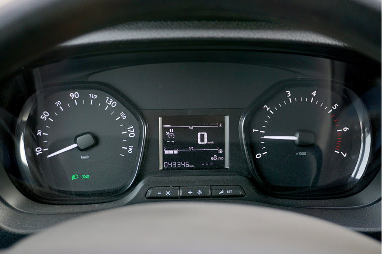 Vehicle Image 16