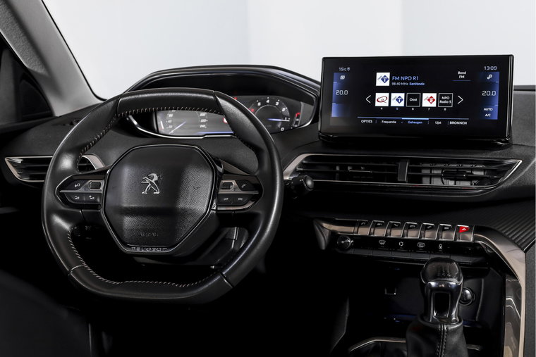 Vehicle Image 35