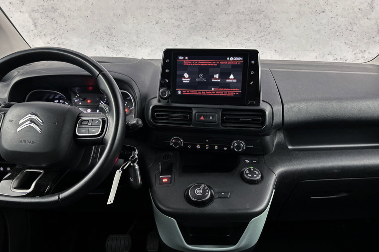 Vehicle Image 11