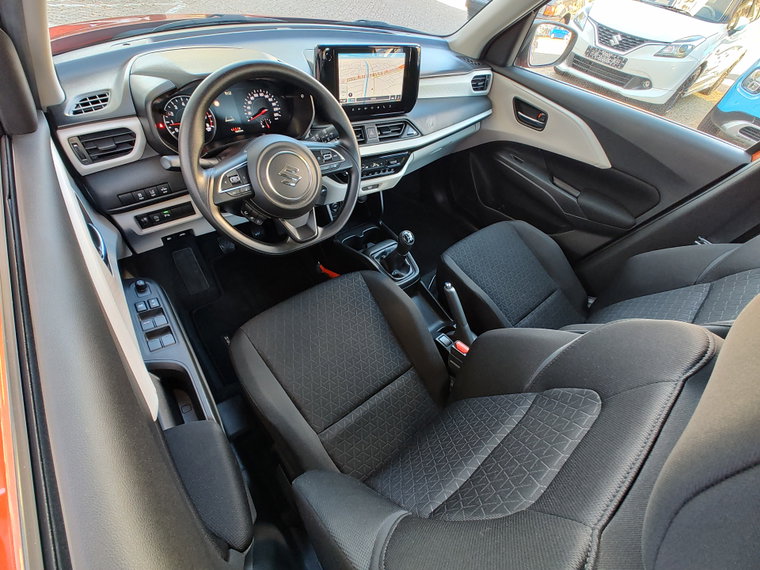 Vehicle Image 13