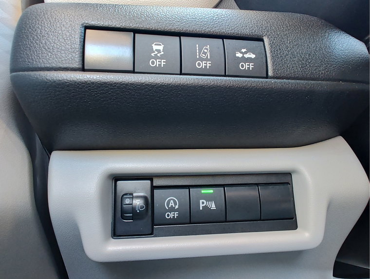 Vehicle Image 25