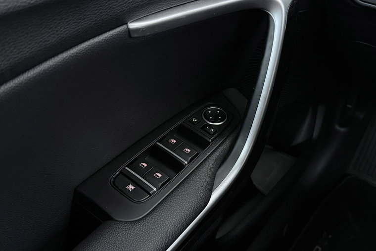 Vehicle Image 33