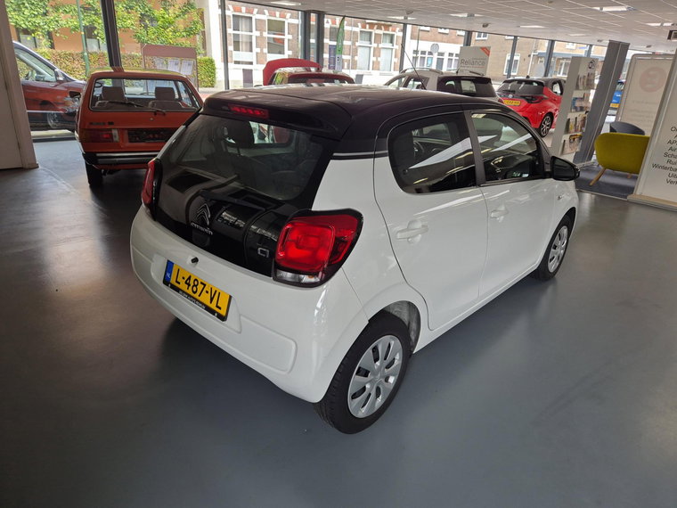 Vehicle Image 4