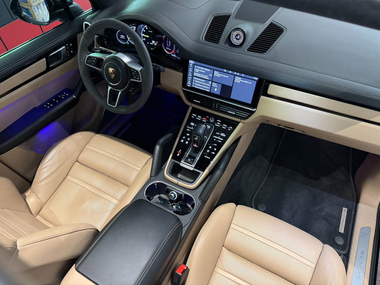 Vehicle Image 23