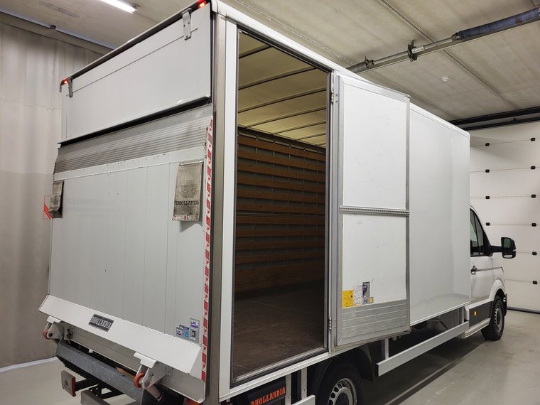 Vehicle Image 8