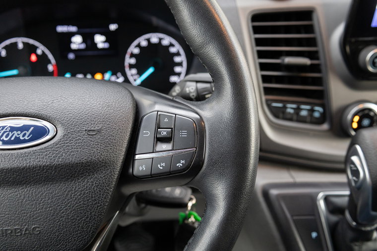 Vehicle Image 25