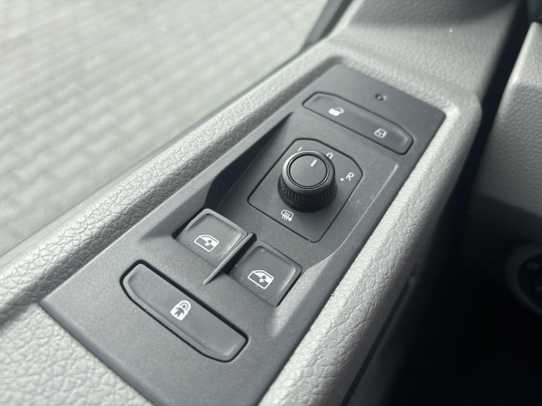Vehicle Image 24