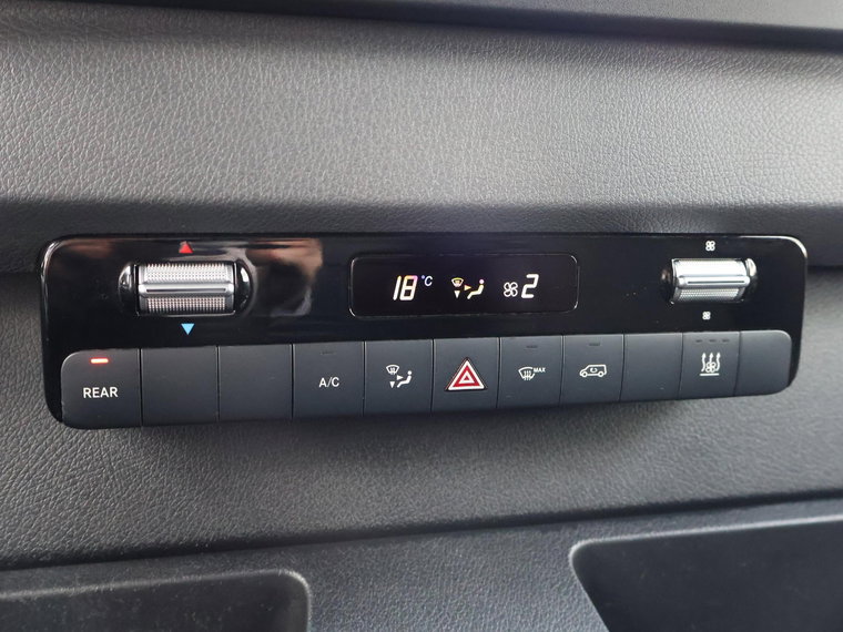 Vehicle Image 28