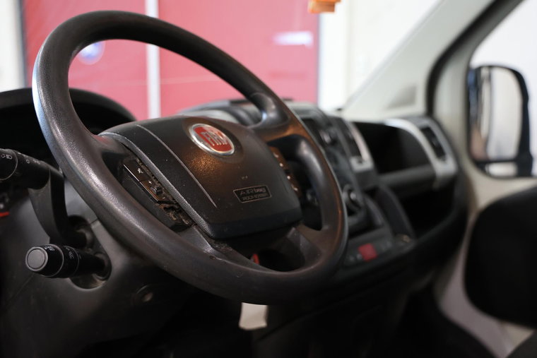 Vehicle Image 12