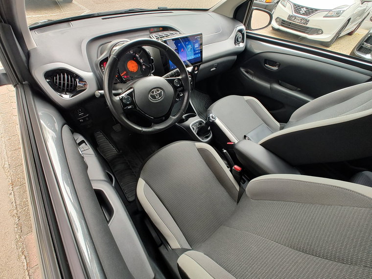 Vehicle Image 13