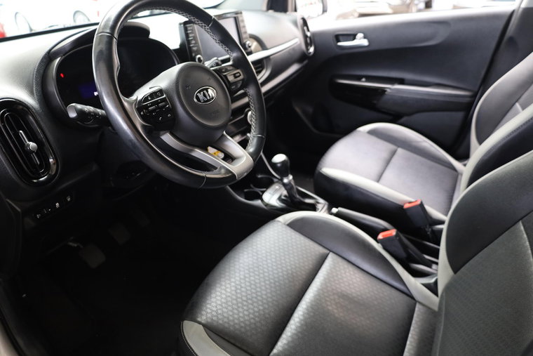 Vehicle Image 7