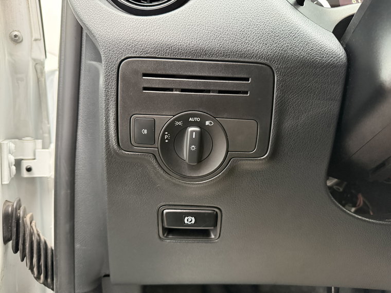 Vehicle Image 26
