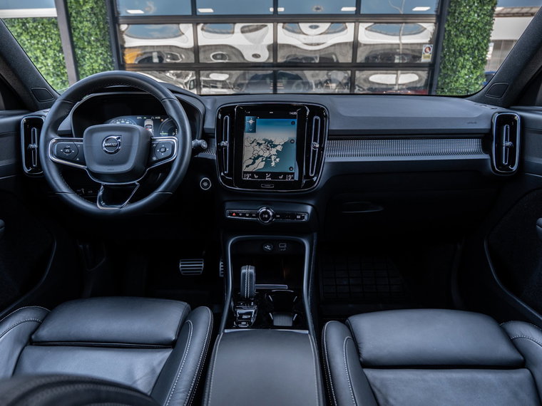 Vehicle Image 19