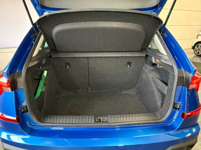 Vehicle Image 32