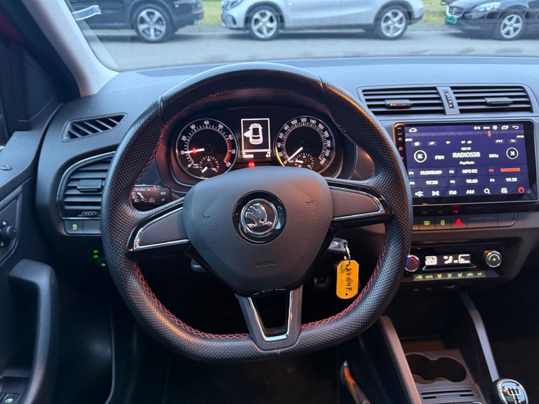 Vehicle Image 21