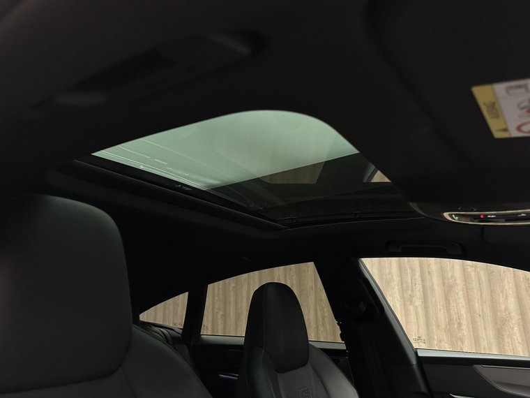 Vehicle Image 26