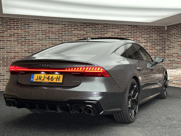 Vehicle Image 32