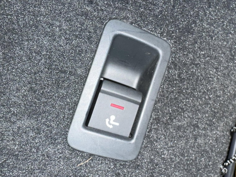 Vehicle Image 38