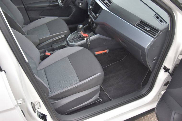 Vehicle Image 9