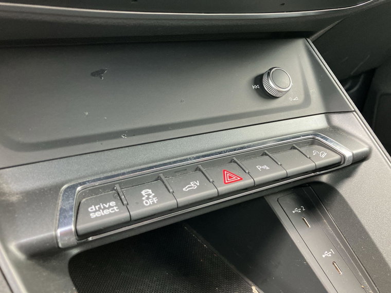 Vehicle Image 26