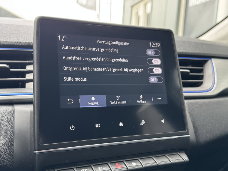 Vehicle Image 32