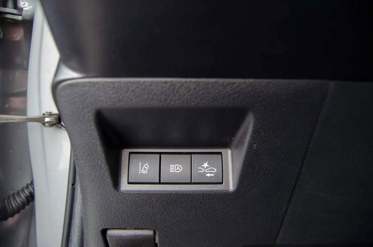 Vehicle Image 23