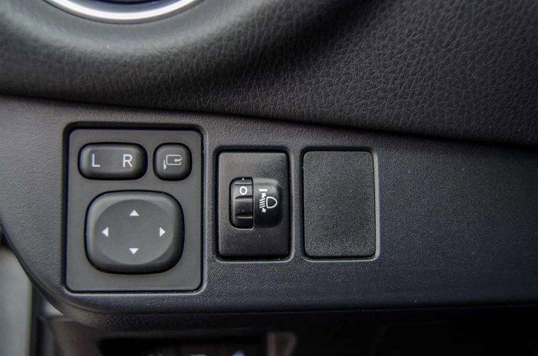 Vehicle Image 24