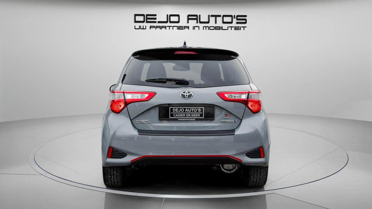 Vehicle Image 6