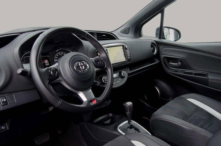 Vehicle Image 9