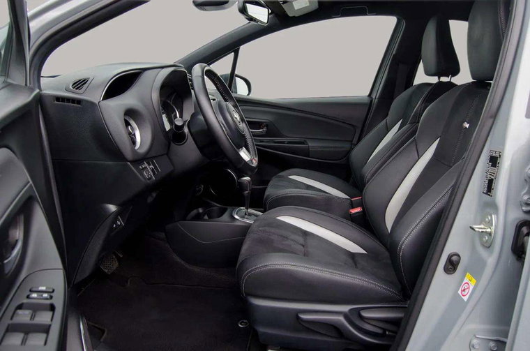 Vehicle Image 11