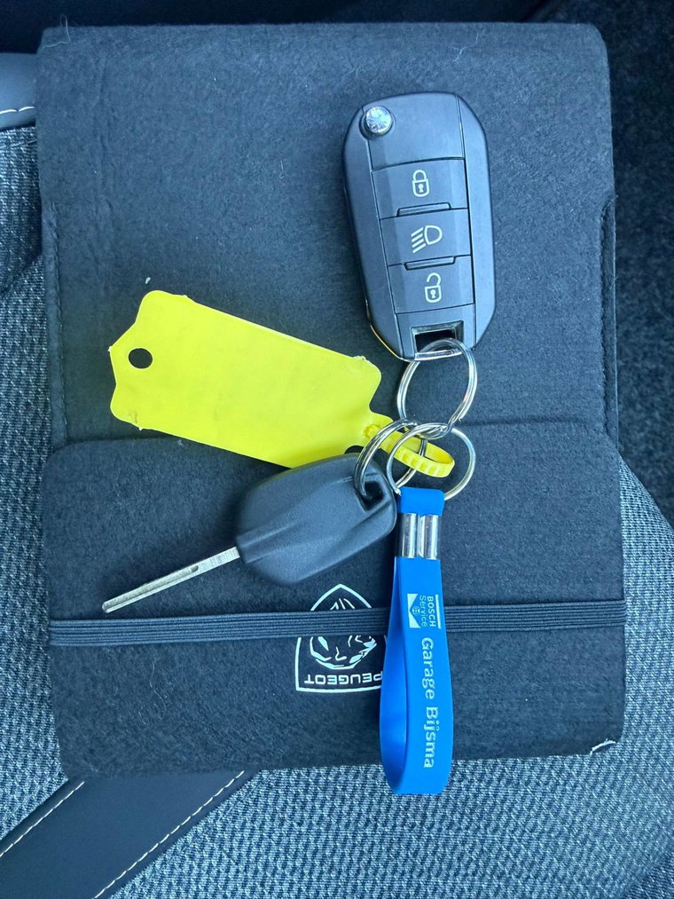 Vehicle Image 26