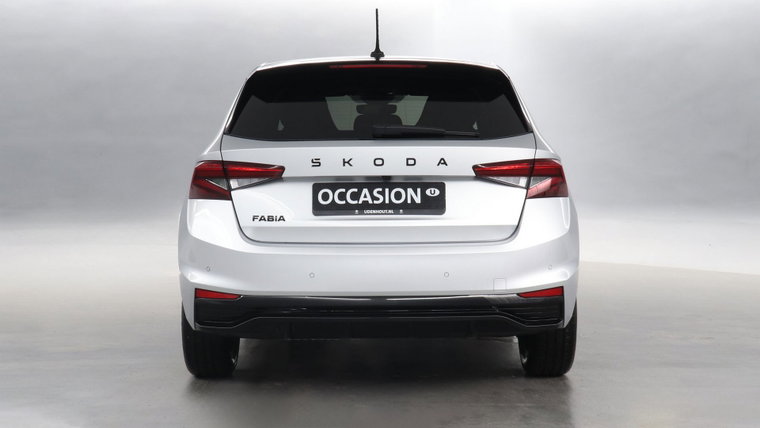 Vehicle Image 11