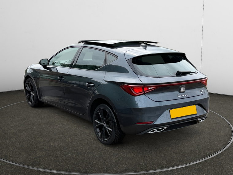 Vehicle Image 25